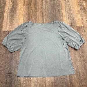 H&M grey puffy sleeve flowy top